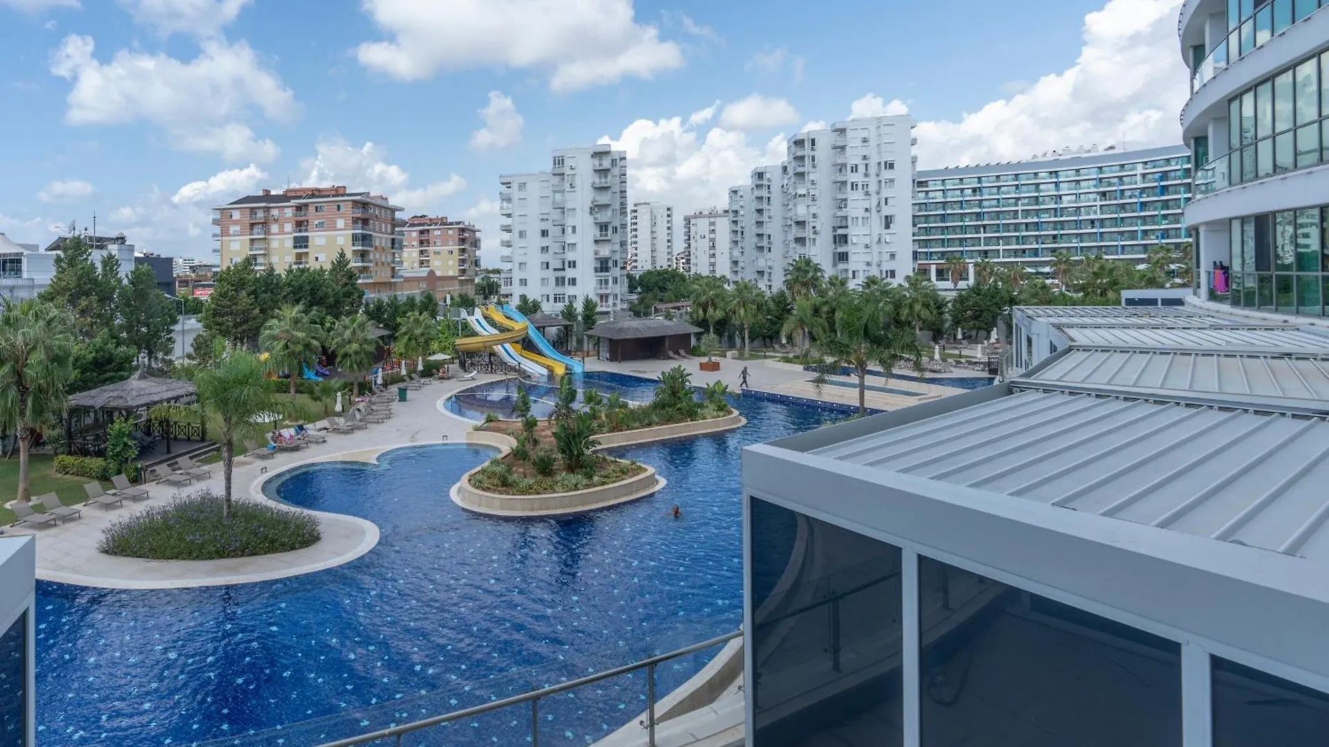 Apartment Chich 1-Bed Free Pool, Spa, Fast Wifi Fitness & Beach Access Aksu